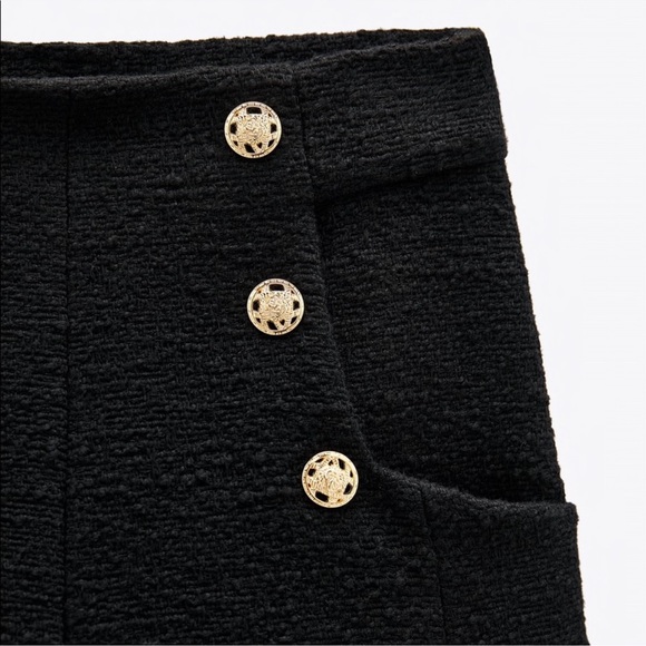 Zara Black Textured High Waisted Shorts with Gold Buttons - Picture 4 of 10